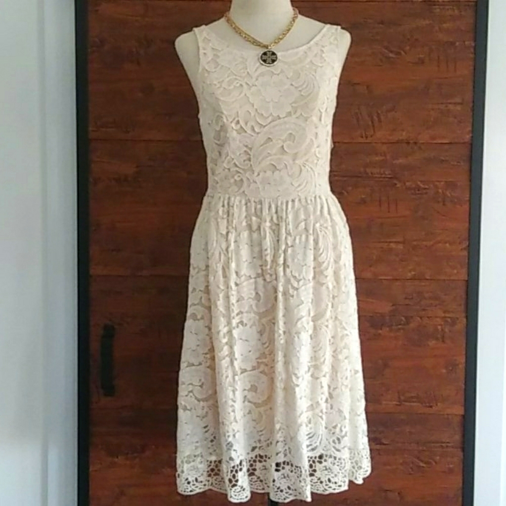 NWT BEAUTIFUL ALTAR'D STATE CREME LACE DRESS.